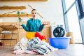 Как избежать белых пятен на одежде после стирки: советы экспертов