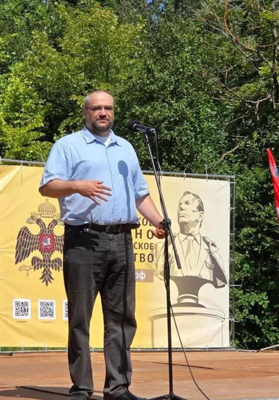 В минувшую субботу Дубовая роща Йошкар-Олы наполнилась ароматами костра, свежей рыбы и летнего ветра В минувшую субботу Дубовая роща Йошкар-Олы наполнилась ароматами костра, свежей рыбы и летнего ветра