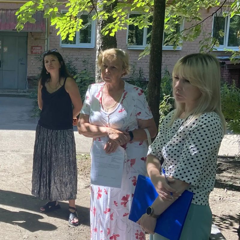 В Йошкар-Оле продолжаются встречи с активными горожанами, желающими принять участие в проекте Главы Марий Эл Юрия Зайцева «Инициативы жителей» В Йошкар-Оле продолжаются встречи с активными горожанами, желающими принять участие в проекте Главы Марий Эл Юрия Зайцева «Инициативы жителей»