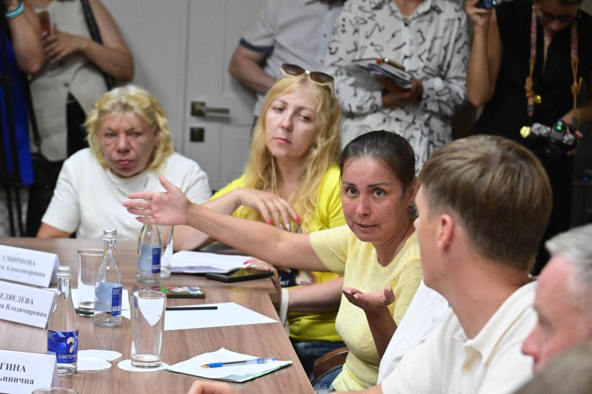 Глава Марий Эл контролирует работы по устранению последствий паводка в Волжске Глава Марий Эл контролирует работы по устранению последствий паводка в Волжске