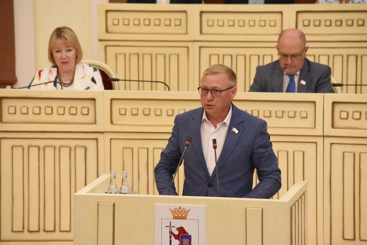 Исполнение бюджетов, объединение деревень и приведение республиканского законодательства в соответствии с федеральным: итоги восемнадцатой сессии Государственного Собрания Исполнение бюджетов, объединение деревень и приведение республиканского законодательства в соответствии с федеральным: итоги восемнадцатой сессии Государственного Собрания