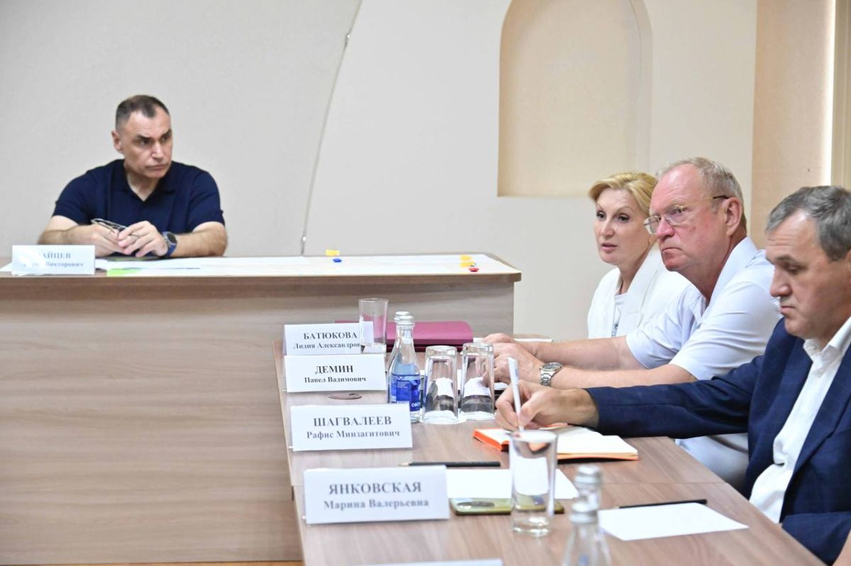 Глава Марий Эл контролирует работы по устранению последствий паводка в Волжске Глава Марий Эл контролирует работы по устранению последствий паводка в Волжске