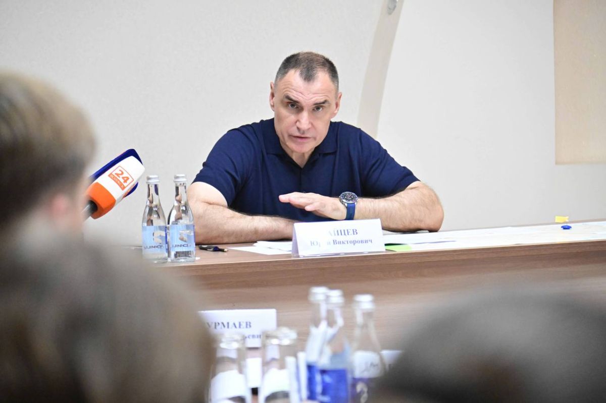 Глава Марий Эл контролирует работы по устранению последствий паводка в Волжске Глава Марий Эл контролирует работы по устранению последствий паводка в Волжске