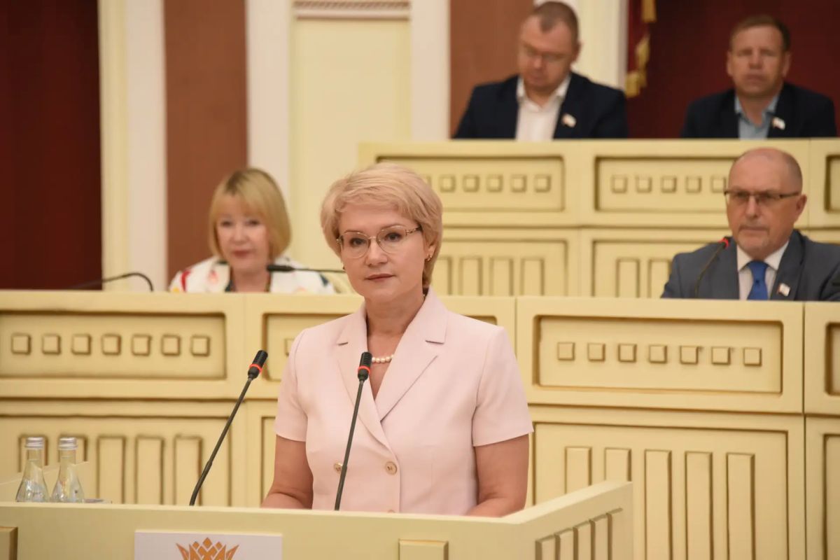 Министр образования и науки Республики Марий Эл Лариса Ревуцкая выступила на восемнадцатой сессии Государственного Собрания региона, представляя законопроект «О внесении изменений в отдельные законодательные акты Республики... Министр образования и науки Республики Марий Эл Лариса Ревуцкая выступила на восемнадцатой сессии Государственного Собрания региона, представляя законопроект «О внесении изменений в отдельные законодательные акты Республики...