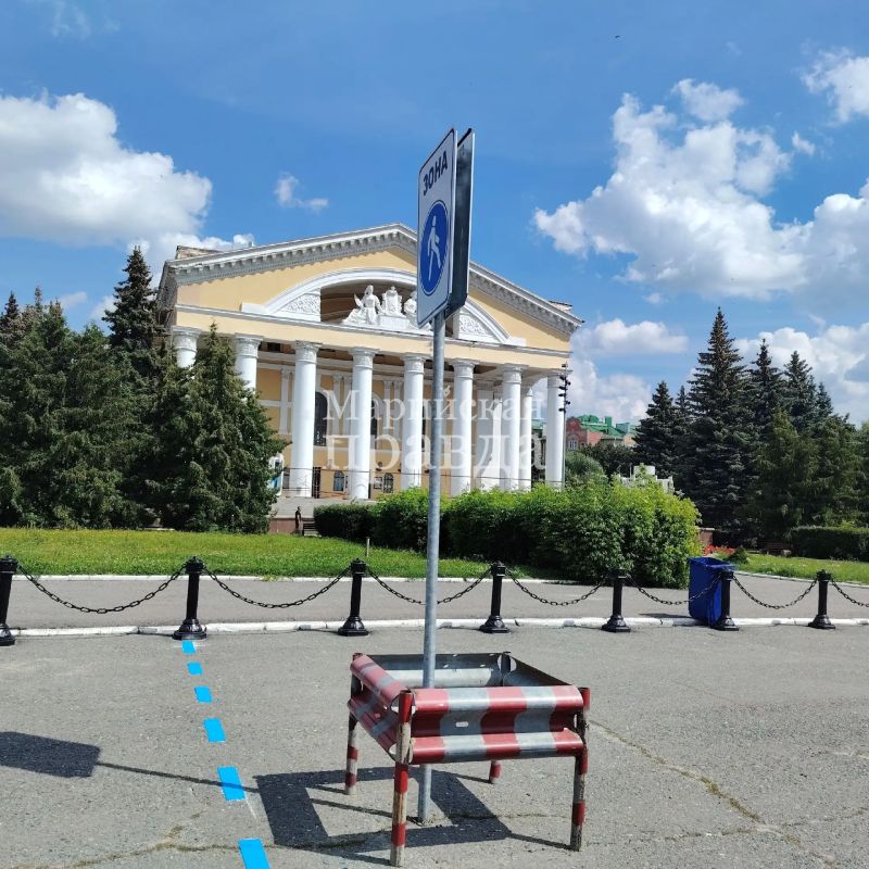 На пяти локациях Йошкар-Олы, которые предназначены для стоянки туристических автобусов, нанесена синяя разметка На пяти локациях Йошкар-Олы, которые предназначены для стоянки туристических автобусов, нанесена синяя разметка