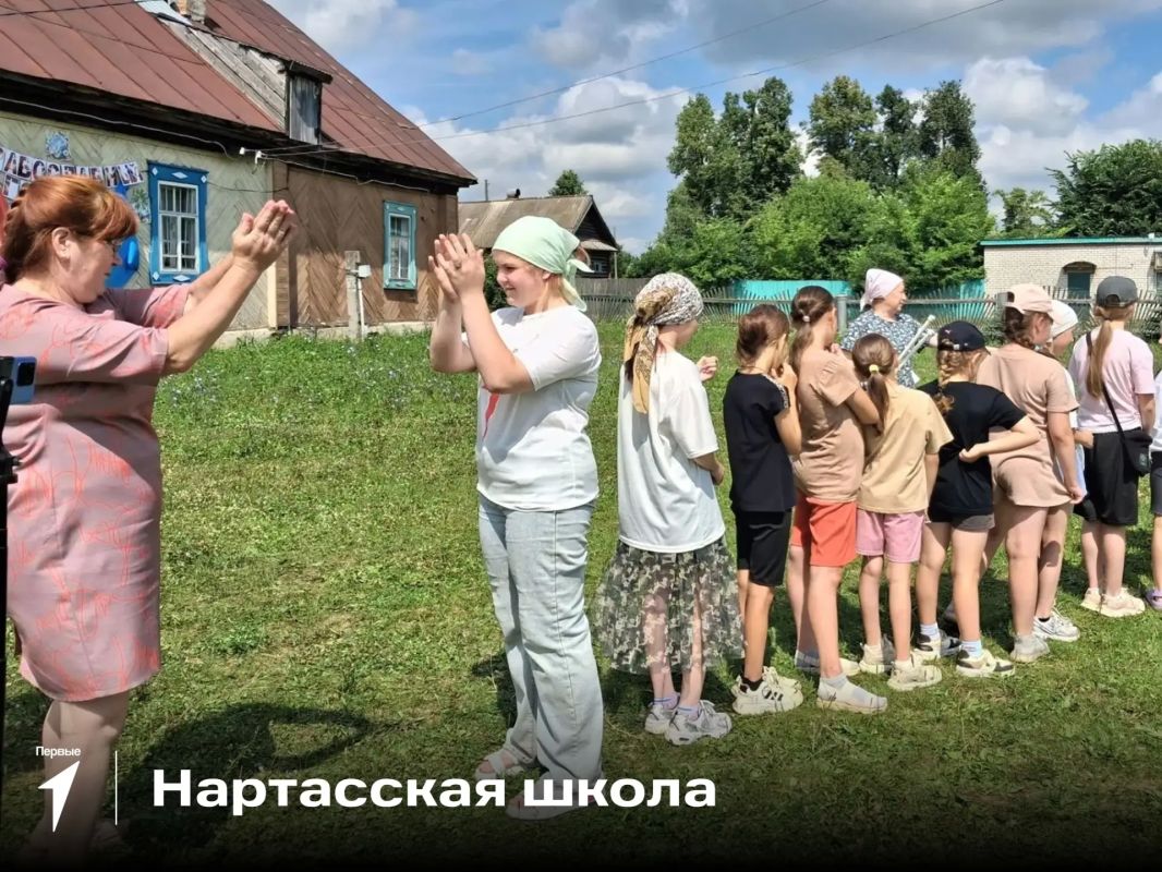 Дворовые площадки «Марийского лета с Движением Первых» дают возможность провести это лето интересно! Дворовые площадки «Марийского лета с Движением Первых» дают возможность провести это лето интересно!