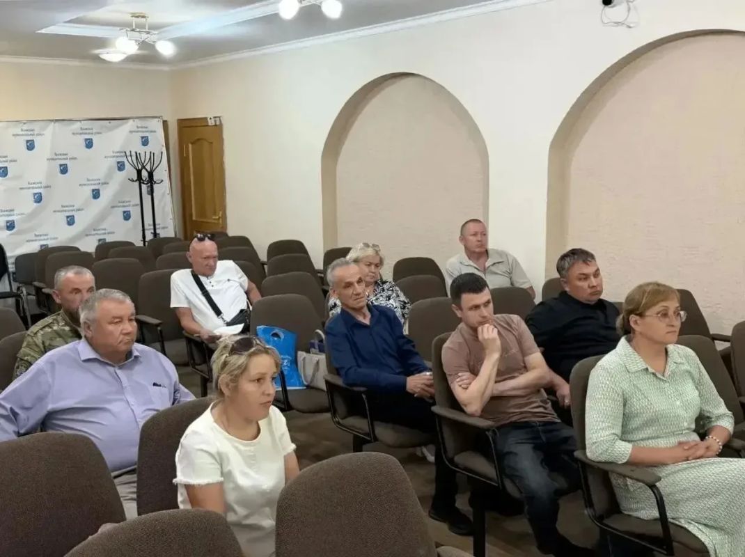 Лариса Яковлева обсудила объединение населенных пунктов и проверила строительство социальных объектов в Волжском округе Лариса Яковлева обсудила объединение населенных пунктов и проверила строительство социальных объектов в Волжском округе