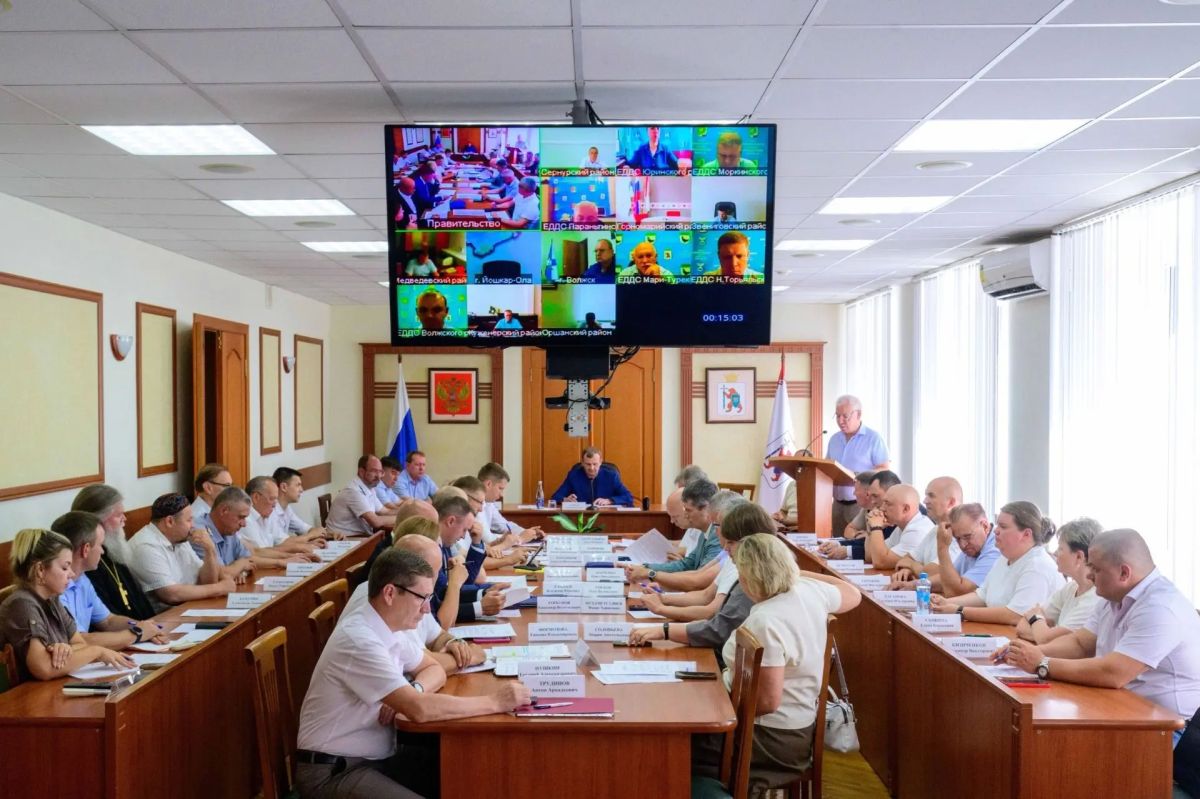 Представители Общественного совета при МВД по Республике Марий Эл протоиерей Александр Бачурин и муфтий Фанус Салимгареев приняли участие в очередном заседании Республиканской межведомственной комиссии по поддержке участников