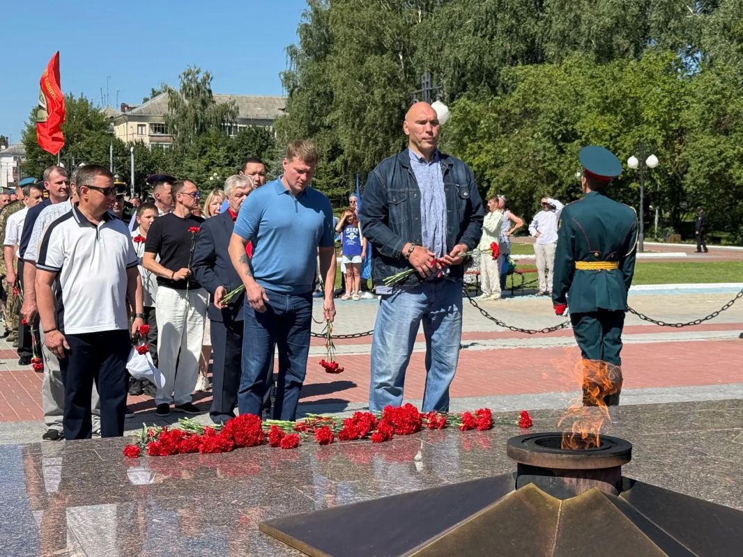 Антон Трудинов: Слава героям «крылатой пехоты» Антон Трудинов: Слава героям «крылатой пехоты»