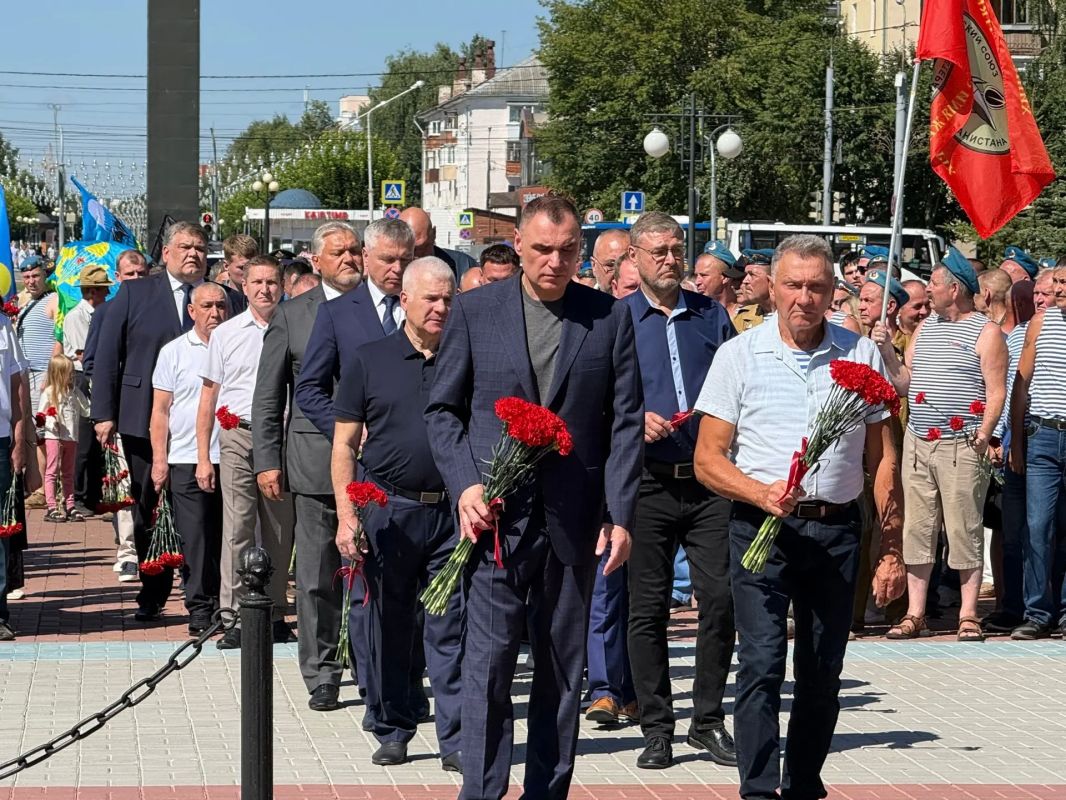 Антон Трудинов: Слава героям «крылатой пехоты» Антон Трудинов: Слава героям «крылатой пехоты»
