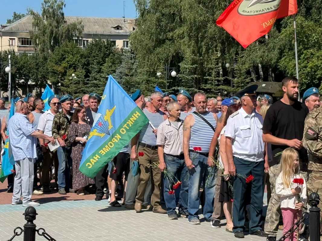 Антон Трудинов: Слава героям «крылатой пехоты» Антон Трудинов: Слава героям «крылатой пехоты»