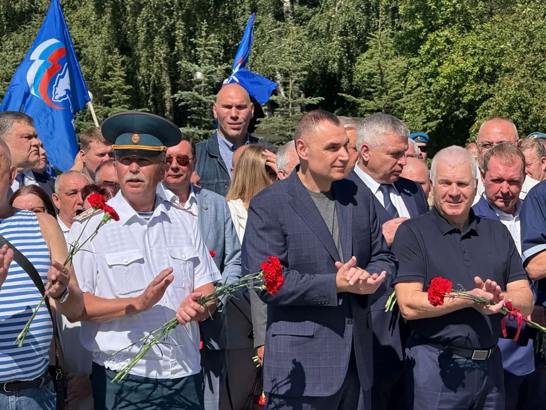 Антон Трудинов: Слава героям «крылатой пехоты» Антон Трудинов: Слава героям «крылатой пехоты»