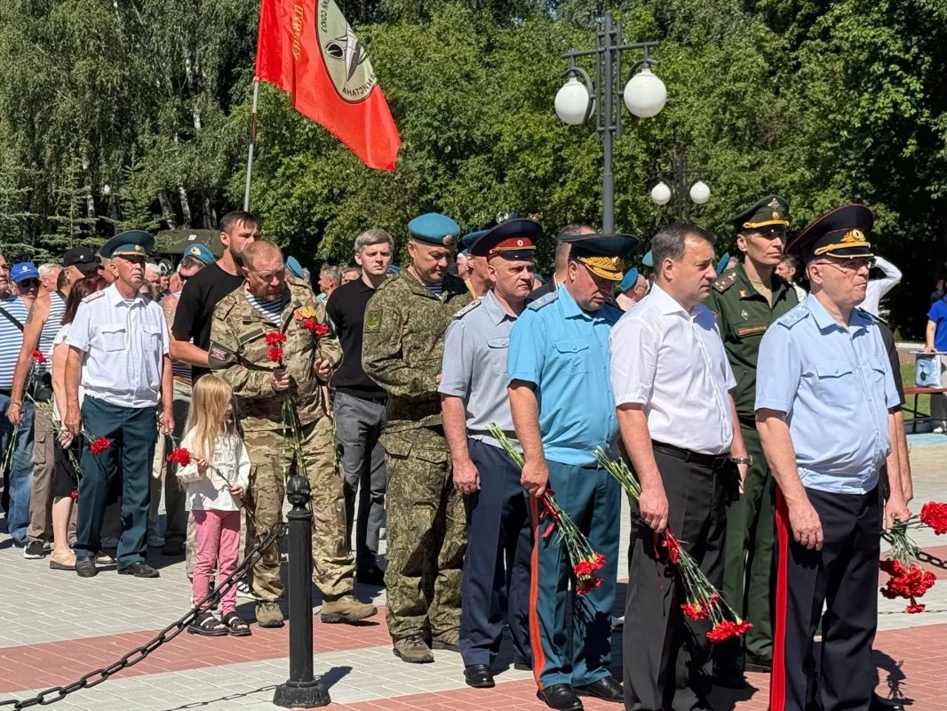 Антон Трудинов: Слава героям «крылатой пехоты» Антон Трудинов: Слава героям «крылатой пехоты»