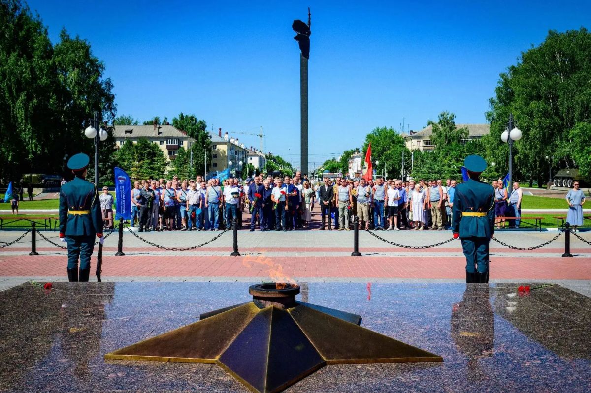 Юрий Зайцев: Поздравляю десантников с Днём ВДВ! Юрий Зайцев: Поздравляю десантников с Днём ВДВ!