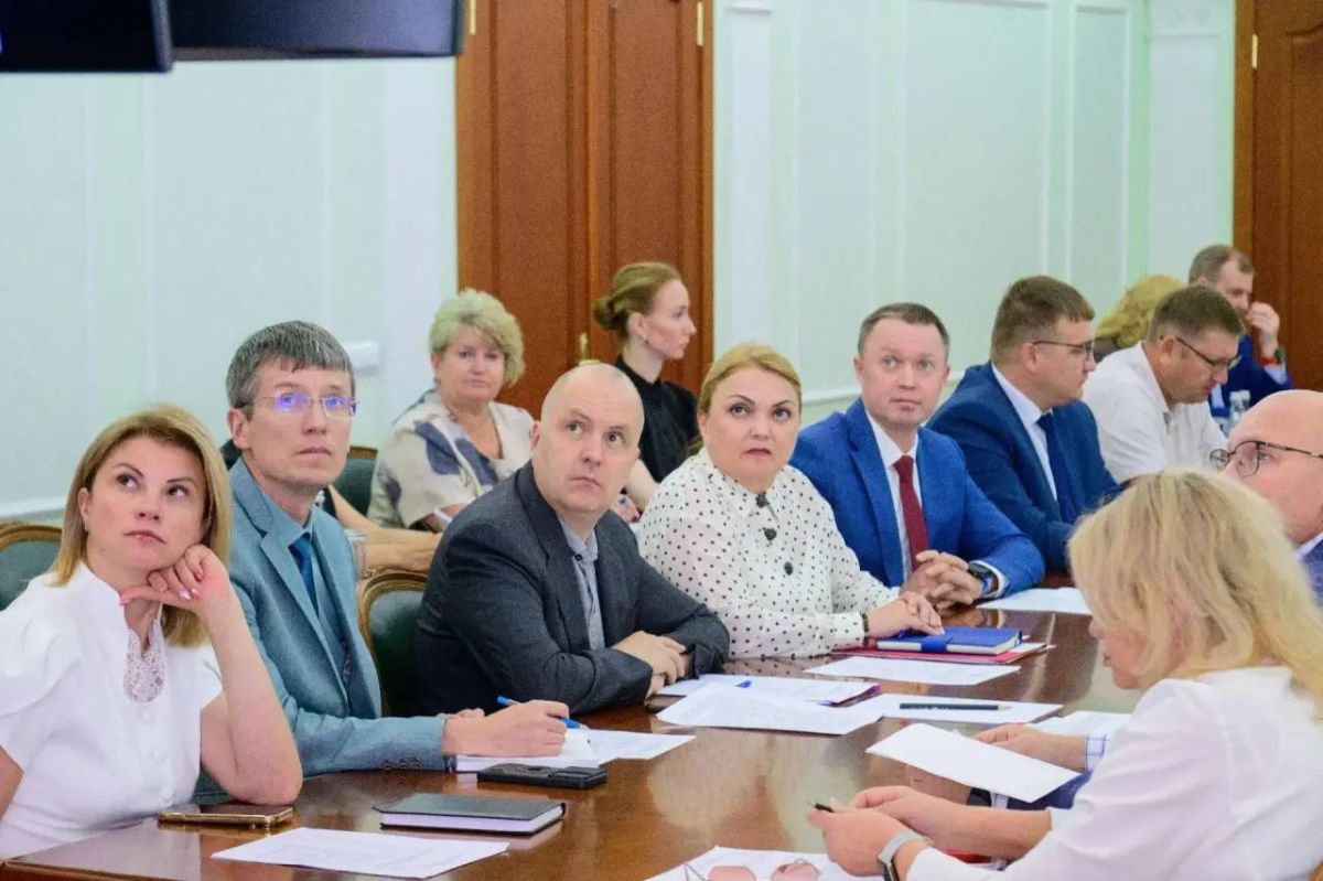 Глава Республики Марий Эл Юрий Зайцев провел совещание о ходе реализации мероприятий государственных программ, национальных проектов, индивидуальной программы социально-экономического развития за первое полугодие 2026 года Глава Республики Марий Эл Юрий Зайцев провел совещание о ходе реализации мероприятий государственных программ, национальных проектов, индивидуальной программы социально-экономического развития за первое полугодие 2026 года