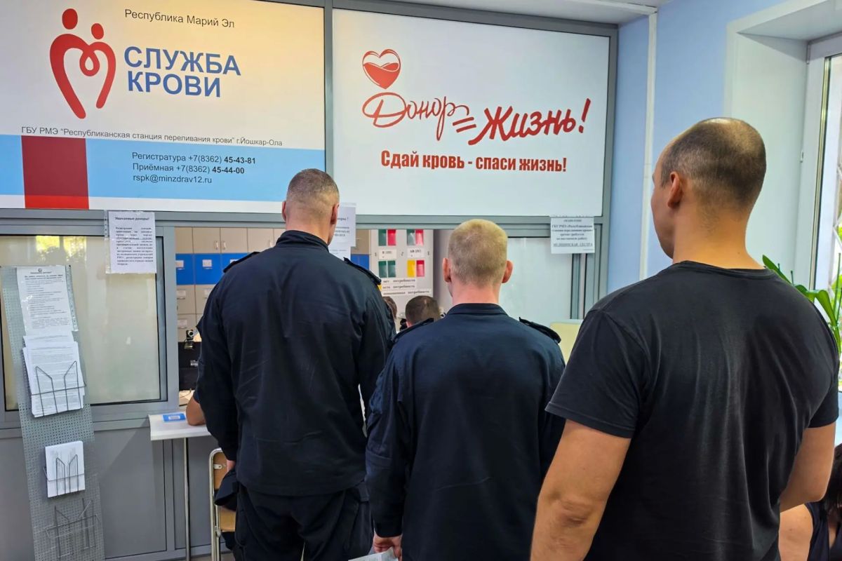 В Йошкар-Оле в рамках ведомственной донорской акции «От сердца к сердцу» росгвардейцы сдали 7 литров крови и ее компонентов В Йошкар-Оле в рамках ведомственной донорской акции «От сердца к сердцу» росгвардейцы сдали 7 литров крови и ее компонентов