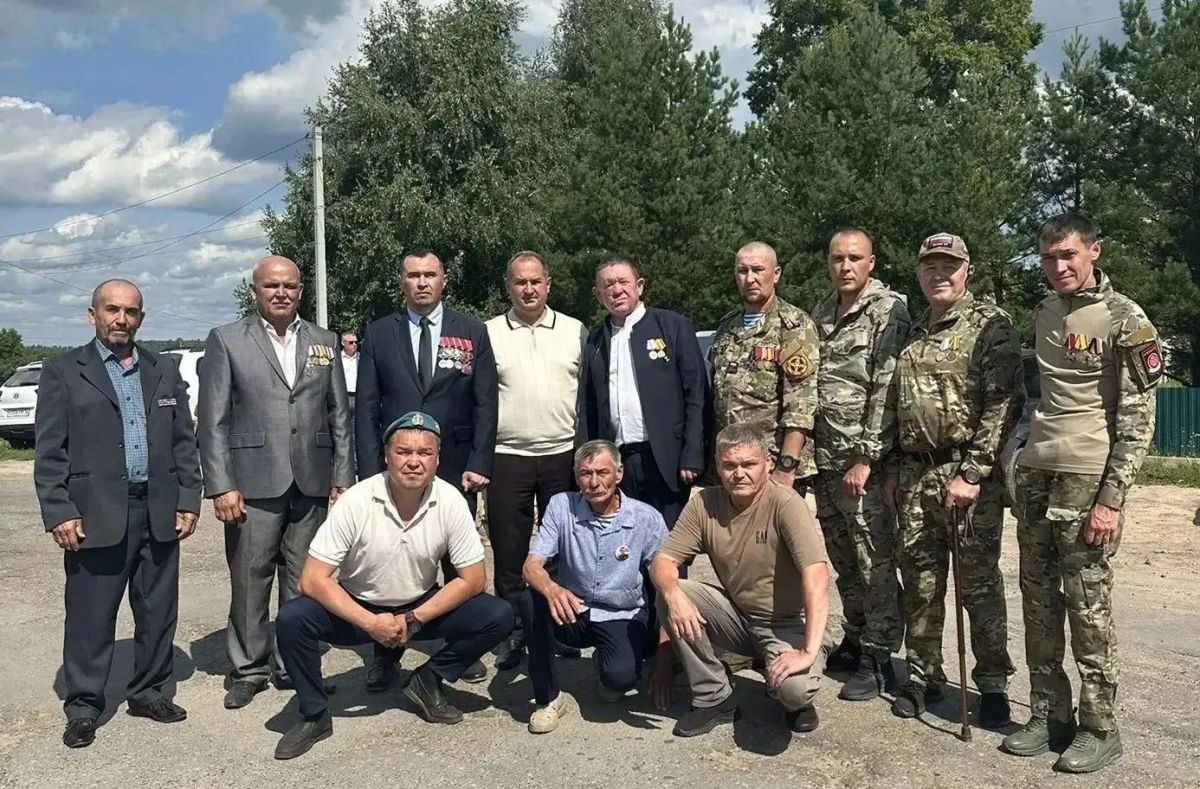 Участники программы «Герои Марий Эл. Талешке-влак» приняли участие в открытии Аллеи Славы Участники программы «Герои Марий Эл. Талешке-влак» приняли участие в открытии Аллеи Славы