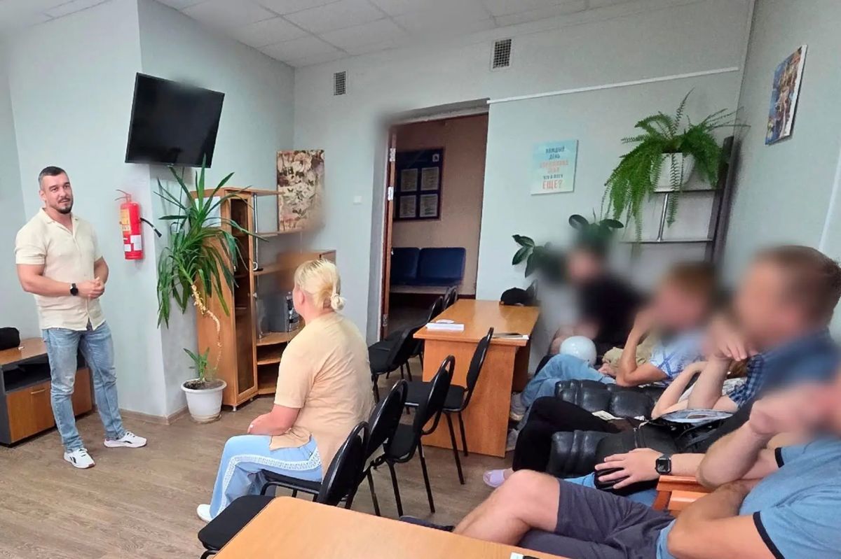 Сотрудник Центра по противодействию экстремизму МВД по Республике Марий Эл принял участие в профилактическом мероприятии для осуждённых, отбывающих наказание за преступления террористического характера и экстремистской... Сотрудник Центра по противодействию экстремизму МВД по Республике Марий Эл принял участие в профилактическом мероприятии для осуждённых, отбывающих наказание за преступления террористического характера и экстремистской...