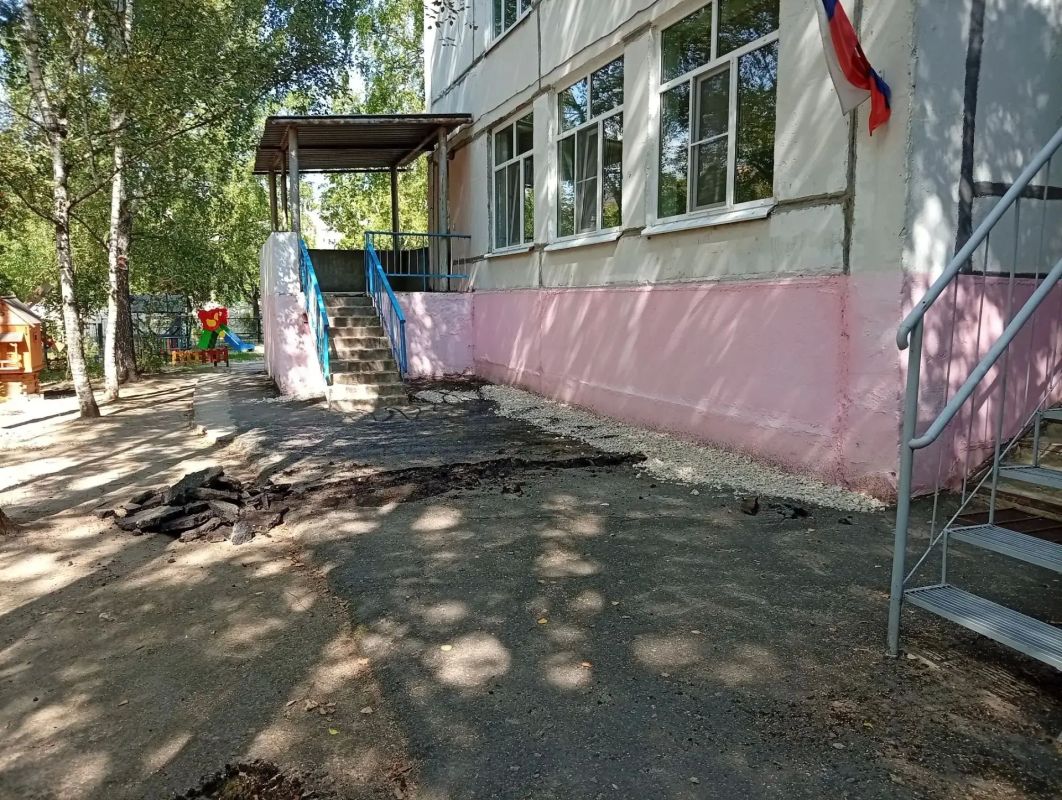 По инициативе жителей на территории детсада Йошкар-Олы заменят асфальт По инициативе жителей на территории детсада Йошкар-Олы заменят асфальт