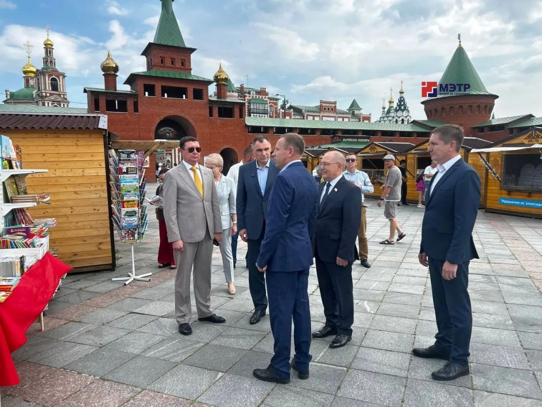 Глава Марий Эл посетил II Марийский книжный фестиваль Глава Марий Эл посетил II Марийский книжный фестиваль