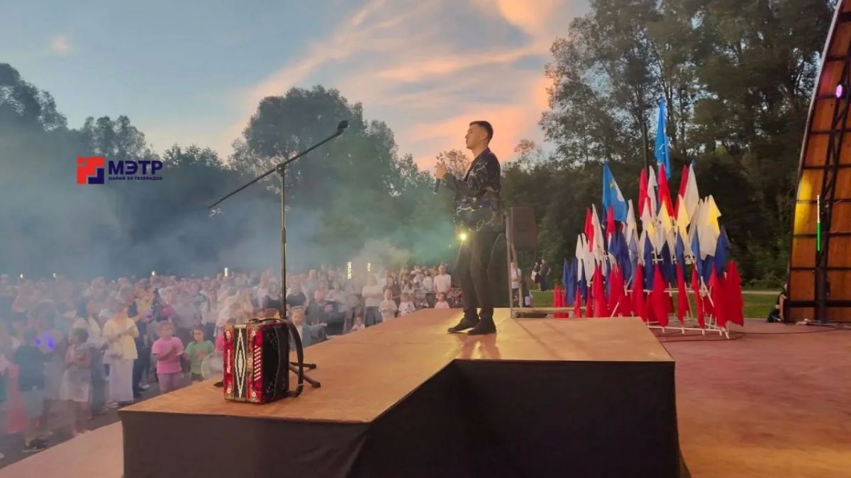 В День города в Марий парке развернулся настоящий «Марий танцпол» — танцевальная площадка, где марийские мелодии смешались с современными битами В День города в Марий парке развернулся настоящий «Марий танцпол» — танцевальная площадка, где марийские мелодии смешались с современными битами