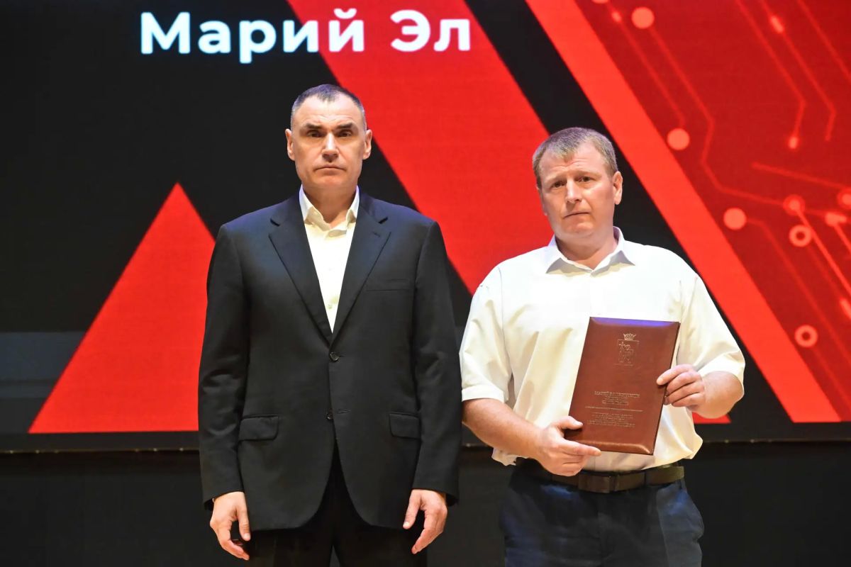 В Центре народной культуры им. Я. Эшпая Козьмодемьянска прошло торжественное мероприятие, посвященное 60-летию со дня образования акционерного общества «Завод «Копир» В Центре народной культуры им. Я. Эшпая Козьмодемьянска прошло торжественное мероприятие, посвященное 60-летию со дня образования акционерного общества «Завод «Копир»