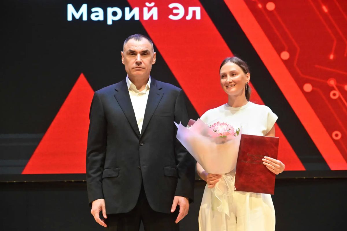 В Центре народной культуры им. Я. Эшпая Козьмодемьянска прошло торжественное мероприятие, посвященное 60-летию со дня образования акционерного общества «Завод «Копир» В Центре народной культуры им. Я. Эшпая Козьмодемьянска прошло торжественное мероприятие, посвященное 60-летию со дня образования акционерного общества «Завод «Копир»