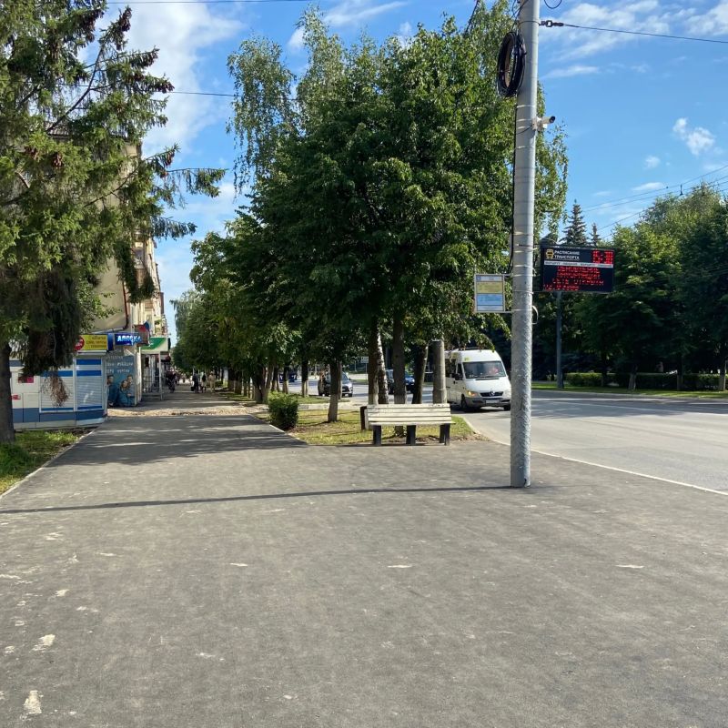 Тротуар по улице Первомайской преображается и с каждым днём становится удобнее для пешеходов! Тротуар по улице Первомайской преображается и с каждым днём становится удобнее для пешеходов!