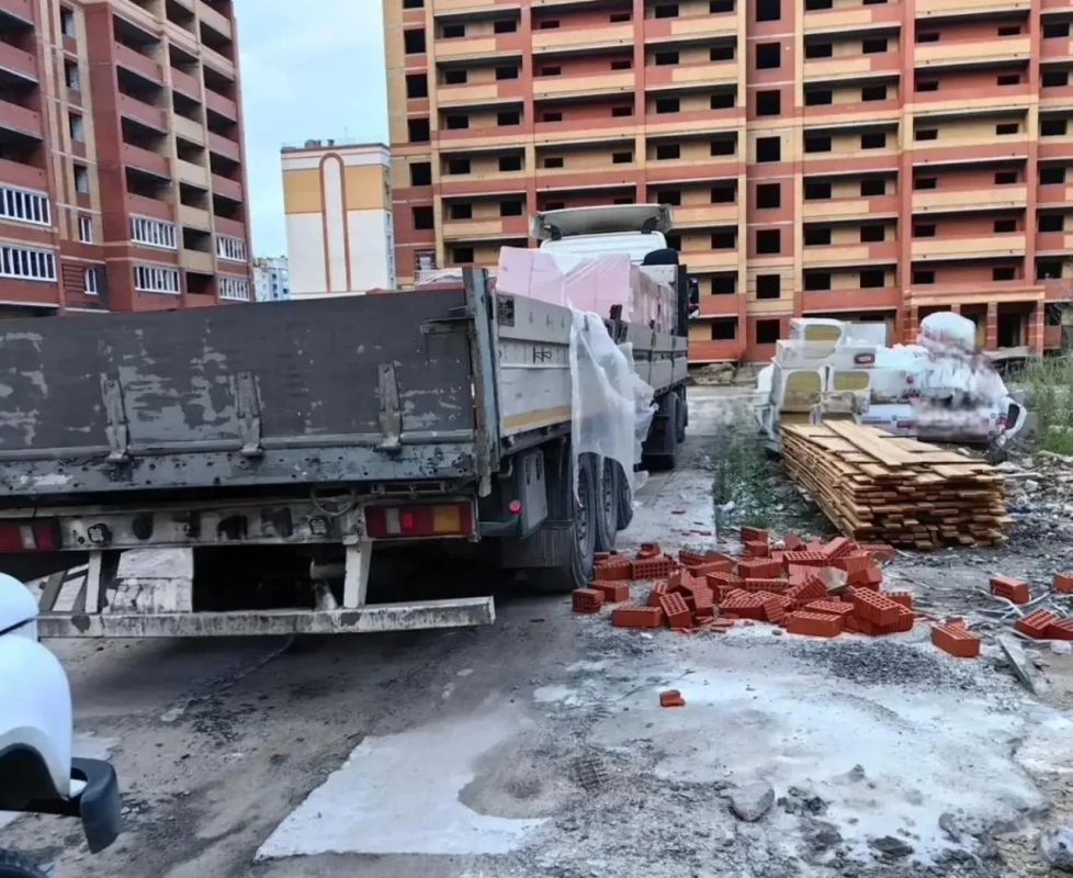 В Йошкар-Оле во время погрузочно-разгрузочных работ на строительной площадке погиб 56-летний каменщик