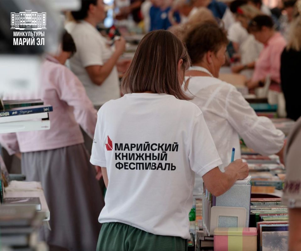 В минувшие выходные в Царевококшайском кремле прошел Марийский книжный фестиваль «Читаем вместе – живем в единстве»