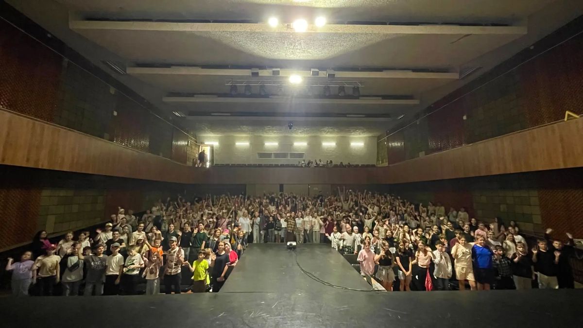 Когда в июне фильм «Последний лепесток» начали показывать в детских домах и социальных центрах, организаторы не знали, чего ожидать Когда в июне фильм «Последний лепесток» начали показывать в детских домах и социальных центрах, организаторы не знали, чего ожидать