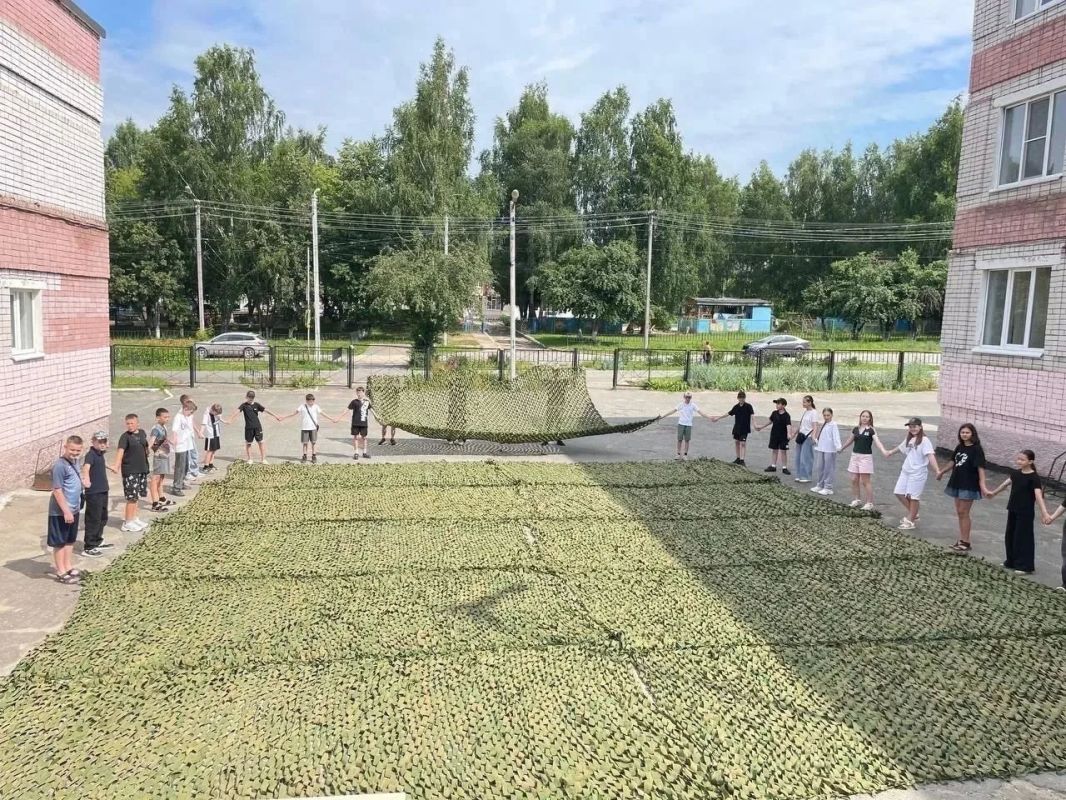 Волонтеры трех поколений из Семеновки общими усилиями приближают победу Волонтеры трех поколений из Семеновки общими усилиями приближают победу