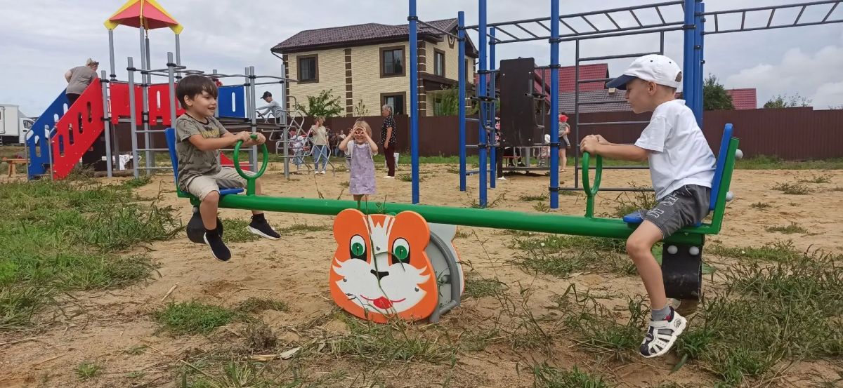 В деревне Юшково появилась новая детская игровая площадка! В деревне Юшково появилась новая детская игровая площадка!