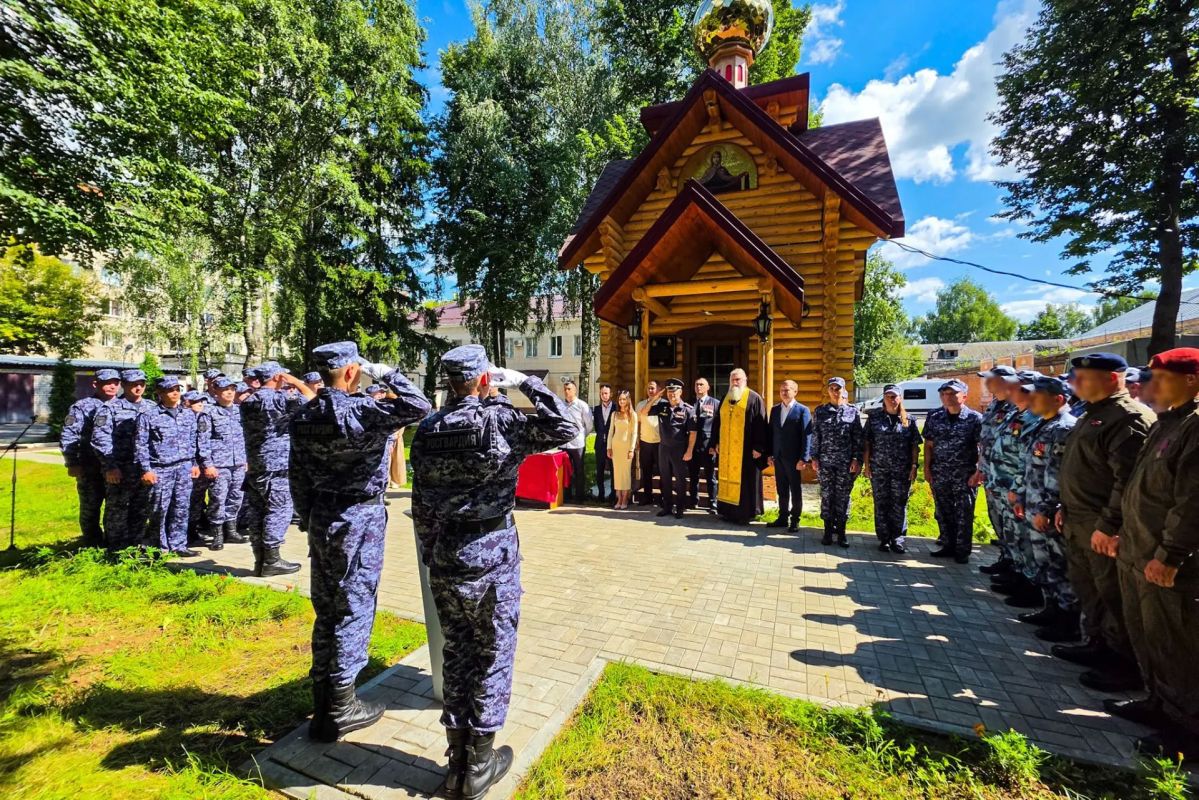 В год 10-летия ведомства и 215-летия войск правопорядка в Управлении Росгвардии по Республике Марий Эл прошла торжественная церемония закладки капсулы с посланием для потомков В год 10-летия ведомства и 215-летия войск правопорядка в Управлении Росгвардии по Республике Марий Эл прошла торжественная церемония закладки капсулы с посланием для потомков