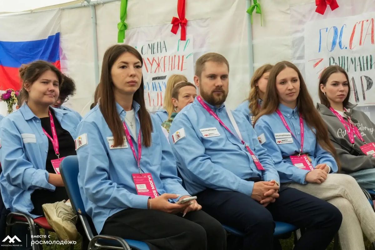 Антон Мирбадалев встретился с участниками форума «МолодЙошка» Антон Мирбадалев встретился с участниками форума «МолодЙошка»