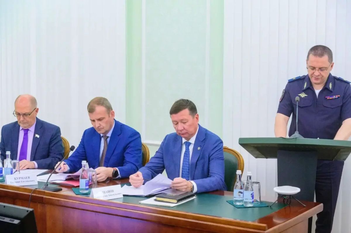 Председатель Государственного Собрания Михаил Васютин принял участие в совместном заседании Антитеррористической комиссии и Оперативного штаба Председатель Государственного Собрания Михаил Васютин принял участие в совместном заседании Антитеррористической комиссии и Оперативного штаба
