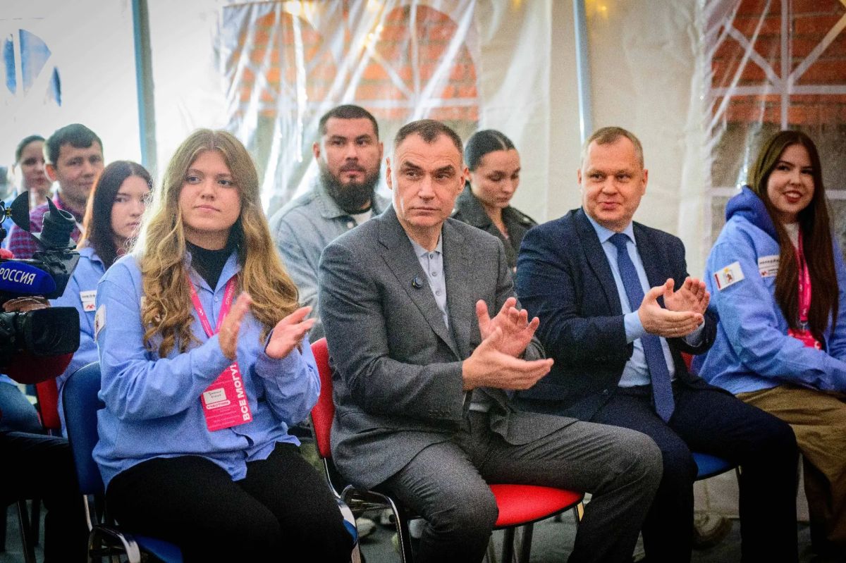Глава Марий Эл вручил гранты победителям Всероссийского конкурса молодежных проектов «Росмолодежь.Гранты» Глава Марий Эл вручил гранты победителям Всероссийского конкурса молодежных проектов «Росмолодежь.Гранты»