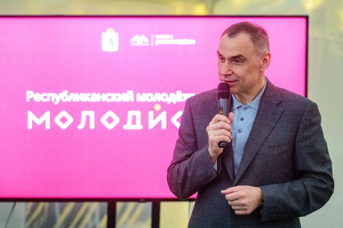 Глава Марий Эл вручил гранты победителям Всероссийского конкурса молодежных проектов «Росмолодежь.Гранты» Глава Марий Эл вручил гранты победителям Всероссийского конкурса молодежных проектов «Росмолодежь.Гранты»
