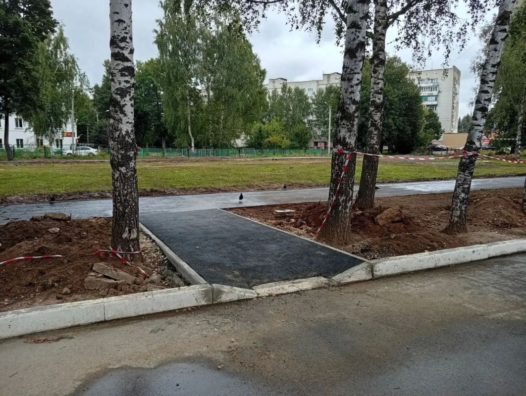 Город меняют люди: у гимназии № 26 имени Андре Мальро появилось пространство для занятия спортом Город меняют люди: у гимназии № 26 имени Андре Мальро появилось пространство для занятия спортом