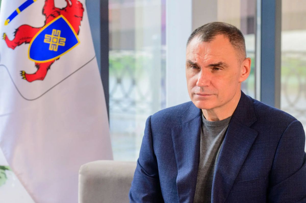Юрий Зайцев: В интервью на телеканале МЭТР ответил на самые актуальные вопросы: от развития экономики и дорог до социальной поддержки и планов на будущее Юрий Зайцев: В интервью на телеканале МЭТР ответил на самые актуальные вопросы: от развития экономики и дорог до социальной поддержки и планов на будущее