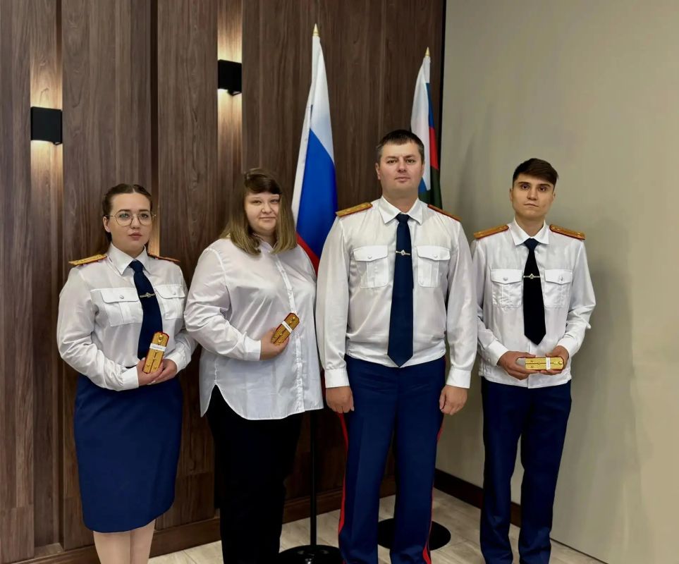 В следственном управлении Следственного комитета Российской Федерации по Республике Марий Эл поздравили офицеров с присвоением специальных званий В следственном управлении Следственного комитета Российской Федерации по Республике Марий Эл поздравили офицеров с присвоением специальных званий