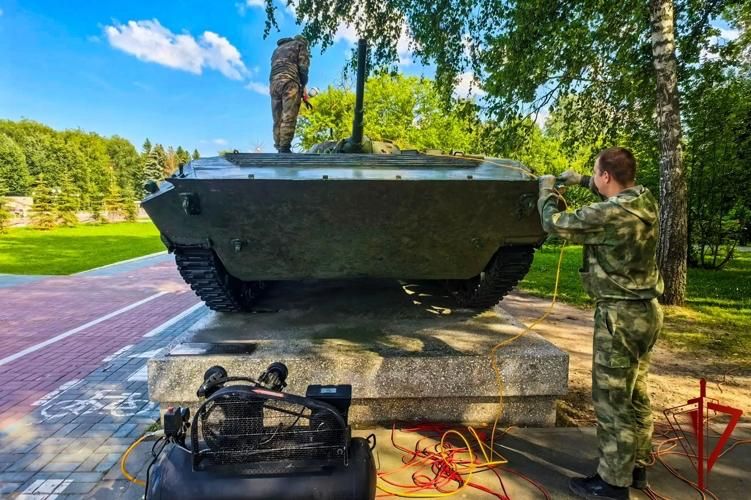 Сотрудники Росгвардии провели реставрацию военной техники, выставленной в Центральном парке культуры и отдыха Йошкар-Олы Сотрудники Росгвардии провели реставрацию военной техники, выставленной в Центральном парке культуры и отдыха Йошкар-Олы