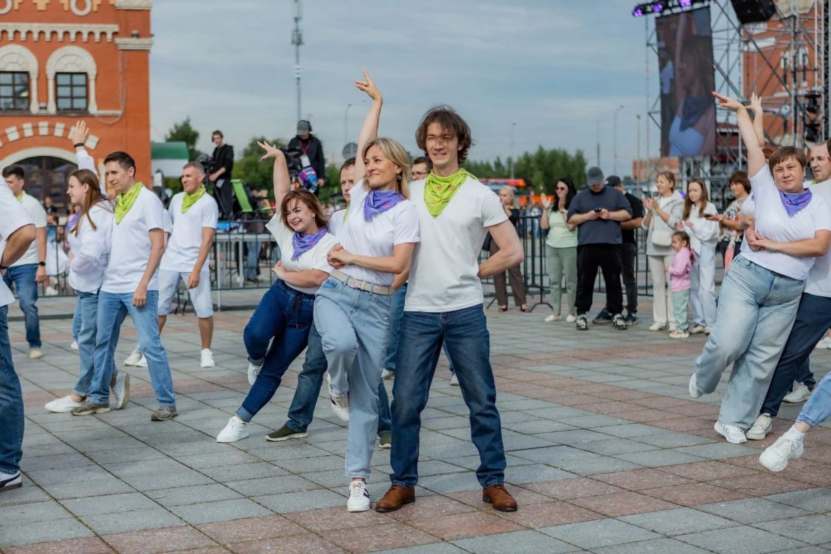 День города – 2026 останется в нашей памяти как один из самых теплых и искренних праздников! Эти два дня пролетели как одно мгновение, но сколько всего мы успели: улыбки, объятия, музыка, смех детей и, конечно, наш... День города – 2026 останется в нашей памяти как один из самых теплых и искренних праздников! Эти два дня пролетели как одно мгновение, но сколько всего мы успели: улыбки, объятия, музыка, смех детей и, конечно, наш...