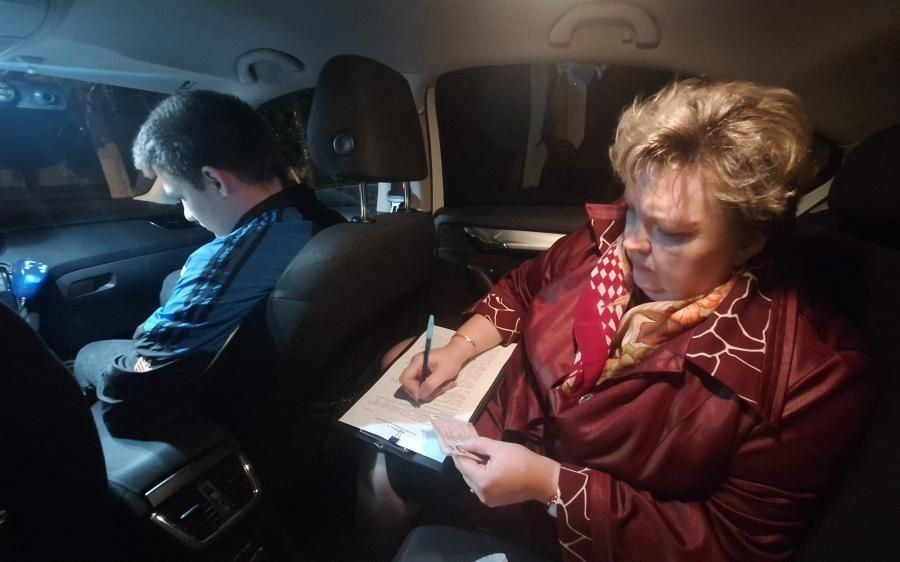 В Йошкар-Оле автоинспекторы и представители администрации усиливают контроль за шумными водителями В Йошкар-Оле автоинспекторы и представители администрации усиливают контроль за шумными водителями