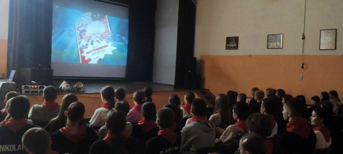 В Республике Марий Эл полицейские проводят комплекс профилактических мероприятий для детей и трудовых коллективов В Республике Марий Эл полицейские проводят комплекс профилактических мероприятий для детей и трудовых коллективов