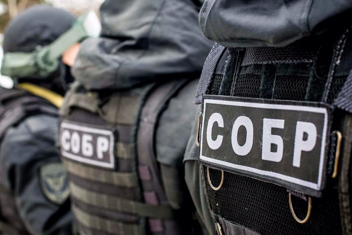 В Йошкар-Оле при силовой поддержке СОБР «Берсерк» Росгвардии задержан поджигатель В Йошкар-Оле при силовой поддержке СОБР «Берсерк» Росгвардии задержан поджигатель