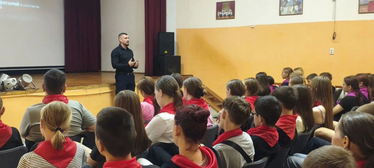 В Республике Марий Эл полицейские проводят комплекс профилактических мероприятий для детей и трудовых коллективов В Республике Марий Эл полицейские проводят комплекс профилактических мероприятий для детей и трудовых коллективов