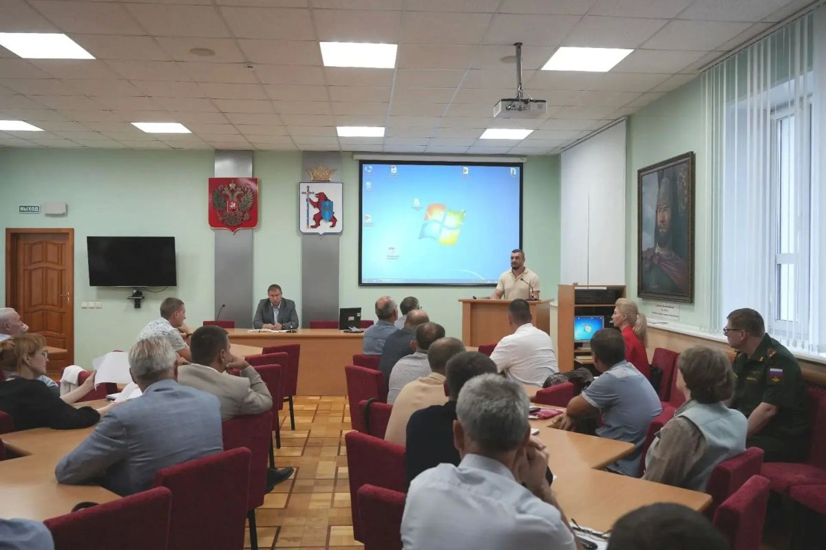 В Республике Марий Эл полицейские проводят комплекс профилактических мероприятий для детей и трудовых коллективов В Республике Марий Эл полицейские проводят комплекс профилактических мероприятий для детей и трудовых коллективов