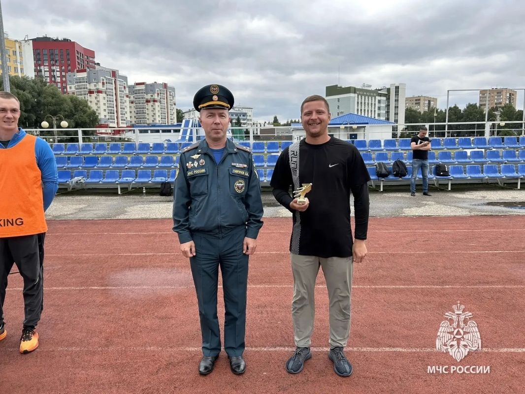 В Йошкар-Оле прошли соревнования по мини-футболу в рамках Спартакиады Главного управления МЧС России по Республике Марий Эл В Йошкар-Оле прошли соревнования по мини-футболу в рамках Спартакиады Главного управления МЧС России по Республике Марий Эл