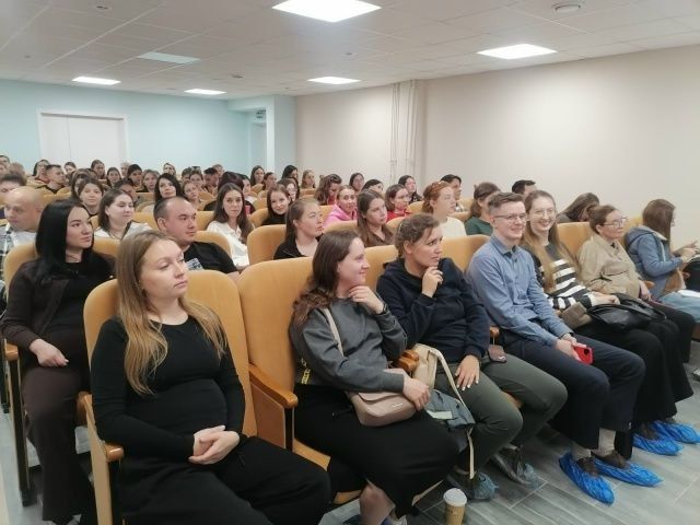 В рамках Дня открытых дверей в Перинатальном центре г. Йошкар-Олы почти сто будущих родителей стали участниками тематического тренинга по безопасной перевозке детей в автомобиле В рамках Дня открытых дверей в Перинатальном центре г. Йошкар-Олы почти сто будущих родителей стали участниками тематического тренинга по безопасной перевозке детей в автомобиле